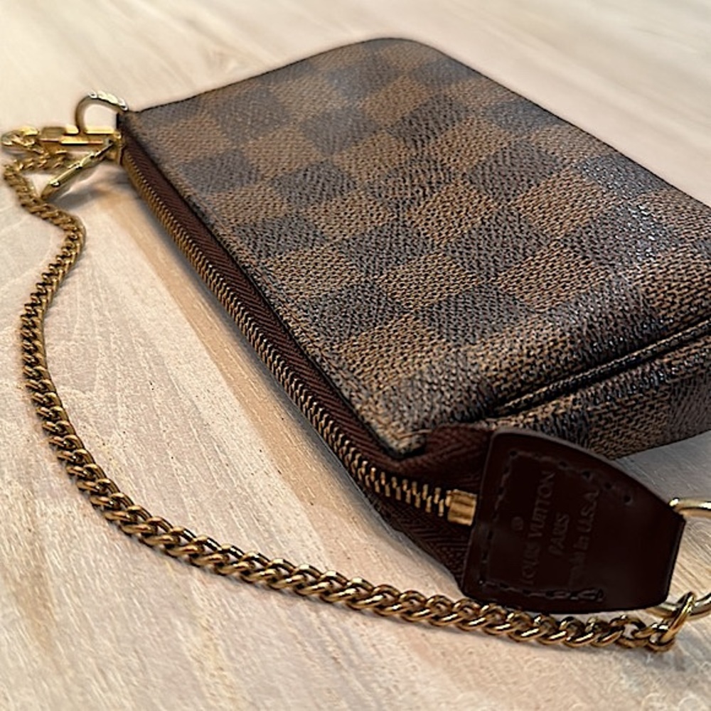 Louis Vuitton Pouchette